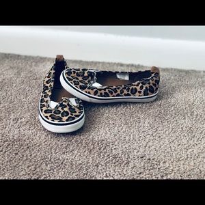 Crazy 8’s leopard slide on sneakers